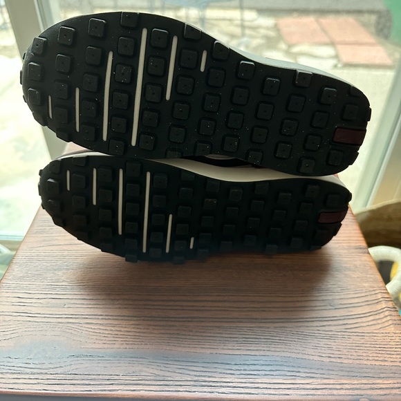 NIKE WOMENS WAFFLE ONE SE - Picture 6 of 6